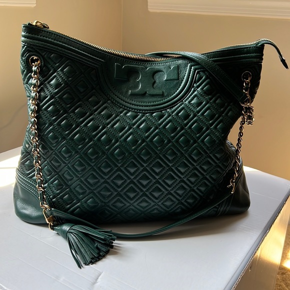 Tory Burch Handbags - Tory Burch Norwood Green quilted leather bag with gold chain strap.